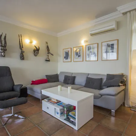 Villa Jazmin Canovas *